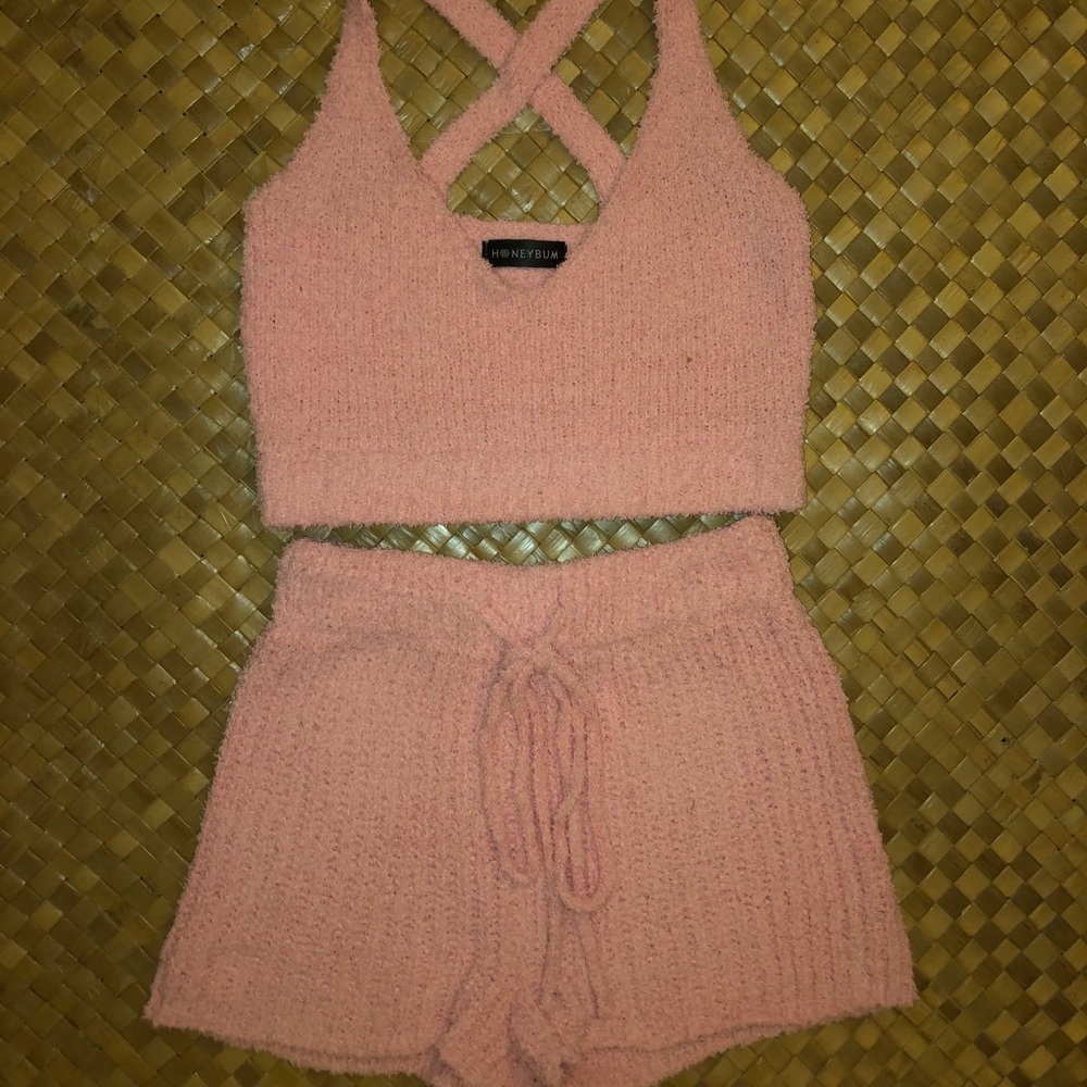 honey bum pink fuzzy top and short set